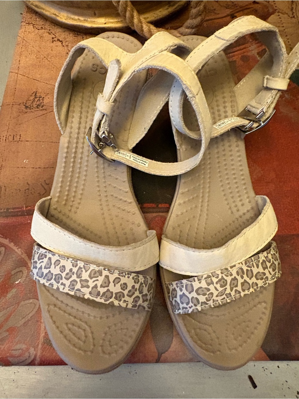 Crocs Leigh II Ankle Strap Wedge Platform Sandals Women Size 8 - Picture 2 of 7